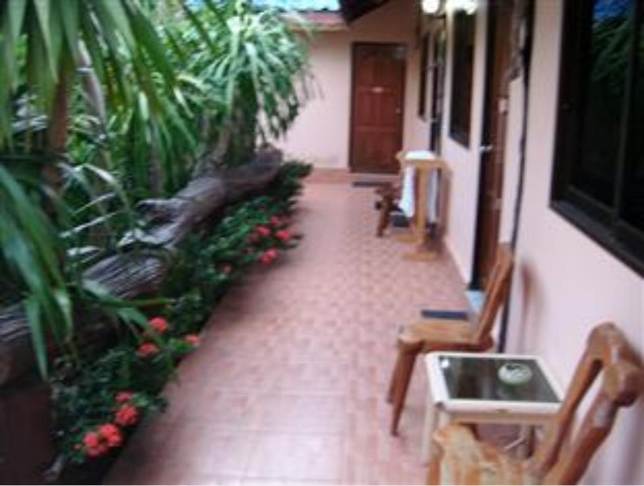 Discovery House Hotel Sha Plus Nai Yang ภายนอก รูปภาพ